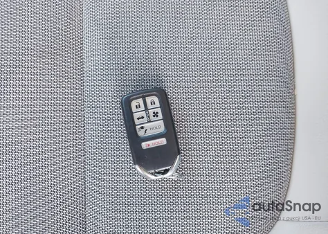 2019 Honda Clarity Plug-In Hybrid из США, поврежденный, VIN JHMZC5F10KC001354